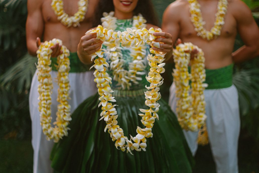 Ahaainaluau Standard Dinner Show Hula Dancers Flower Garlands