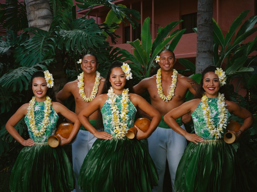 Ahaainaluau Standard Dinner Show Hula Dancers Leis Green Skirts