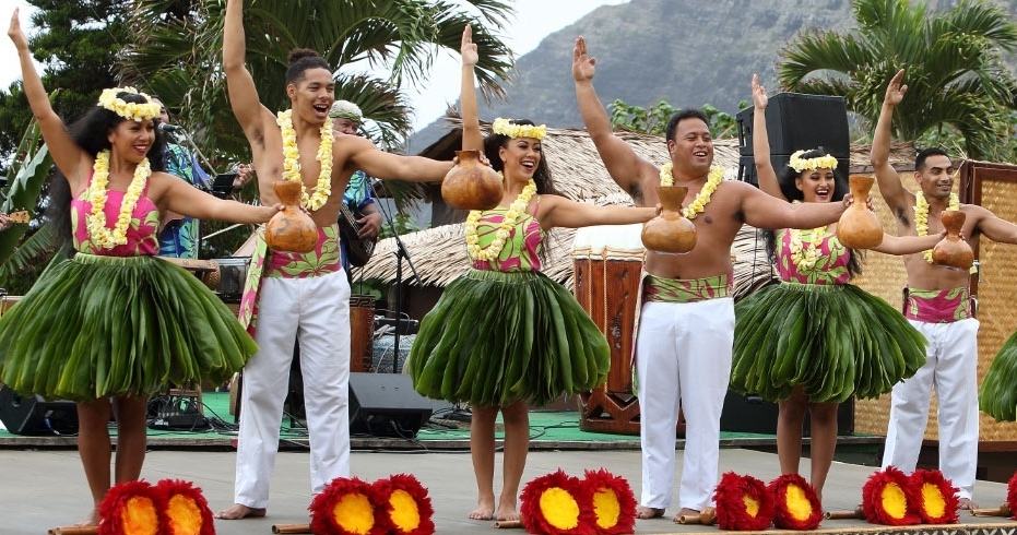 Alohakailuau Aloha Kai Bronze Package Hula Dancers Leis Performance