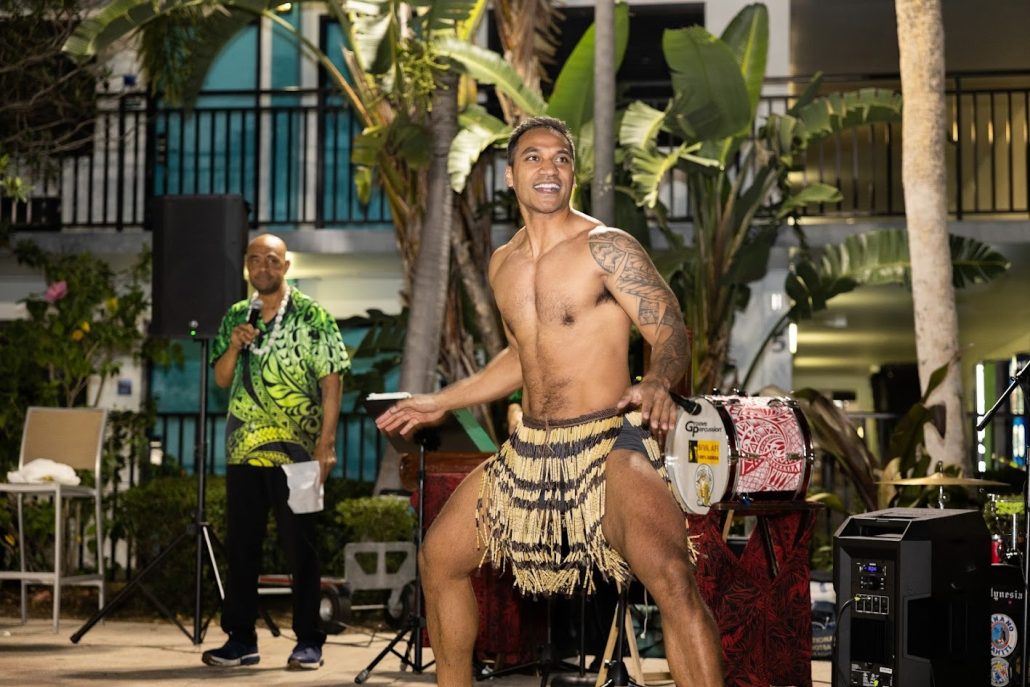 Cocokeyluau Luau On International Drive Luau Dancer Performer Drummer
