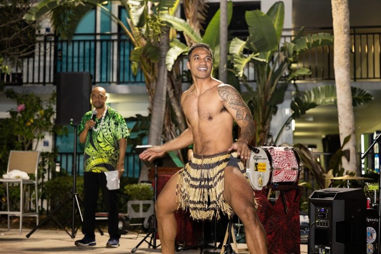 Cocokeyluau Luau On International Drive Luau Dancer Performer Drummer