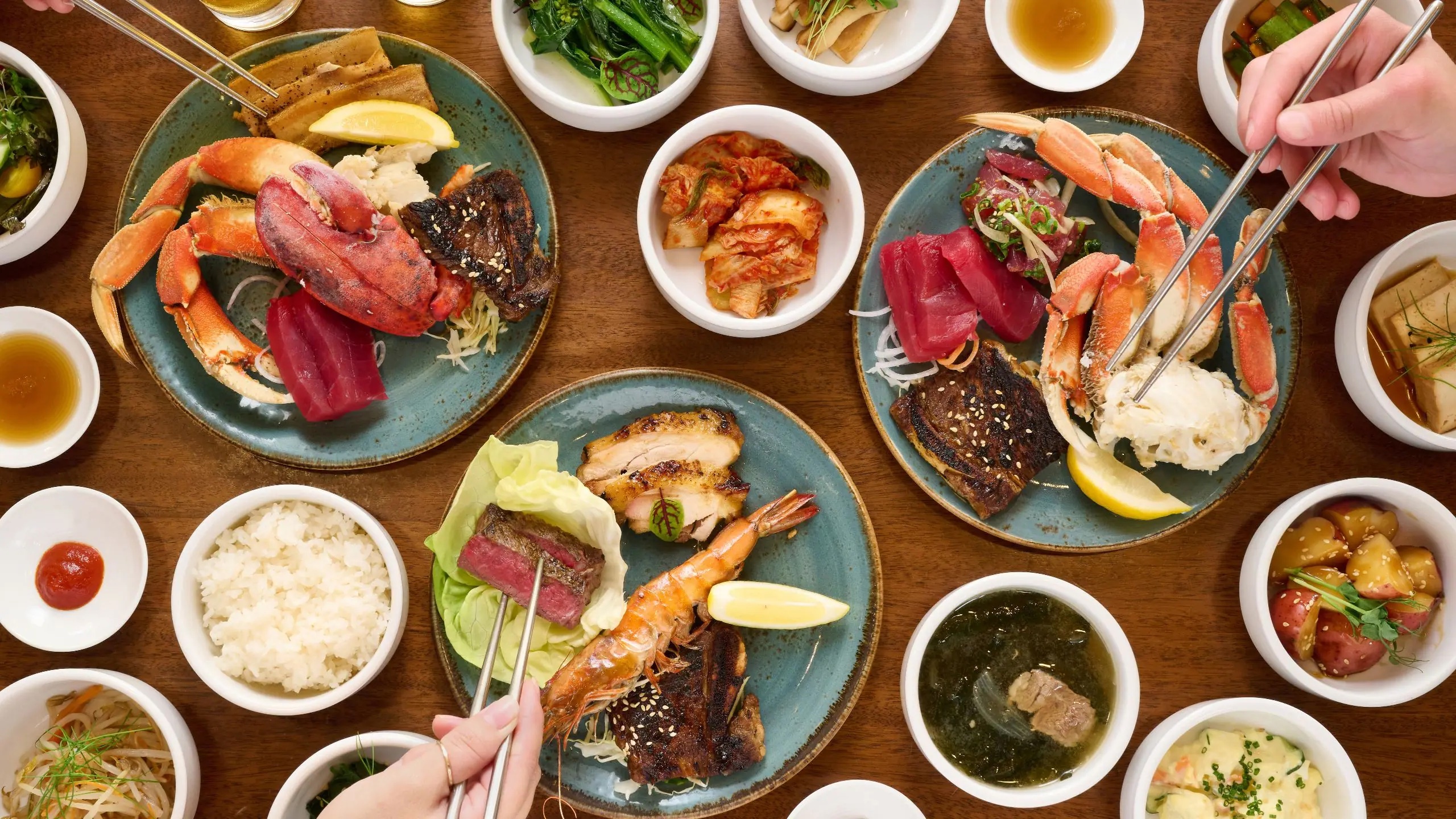 Experiencekilohana Standard Dinner Show Package Seafood Dinner Platter Sushi Rice