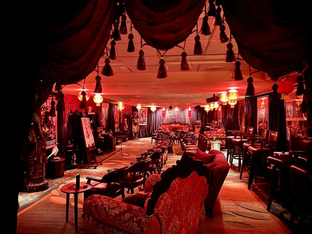 Hotelmagic Hiltonwaikiki The Magical Mystery Show At Hilton Waiki Magical Mystery Show Interior