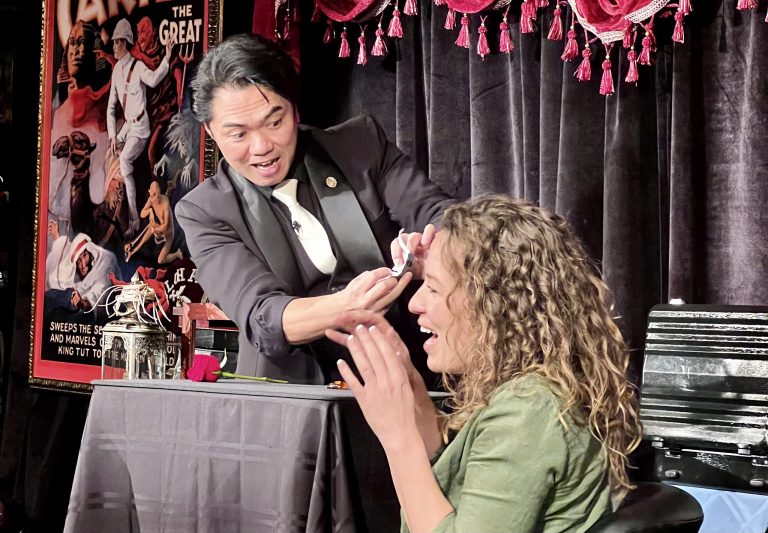 Hotelmagic Hiltonwaikiki The Magical Mystery Show At Hilton Waiki Magician Performance Audience