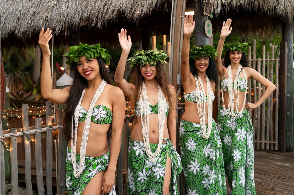 junglequeen_ignite-the-night-isle-dinner-show-with-s-hula-dancers-green-dresses Junglequeen Ignite The Night Isle Dinner Show With S Hula Dancers Green Dresses