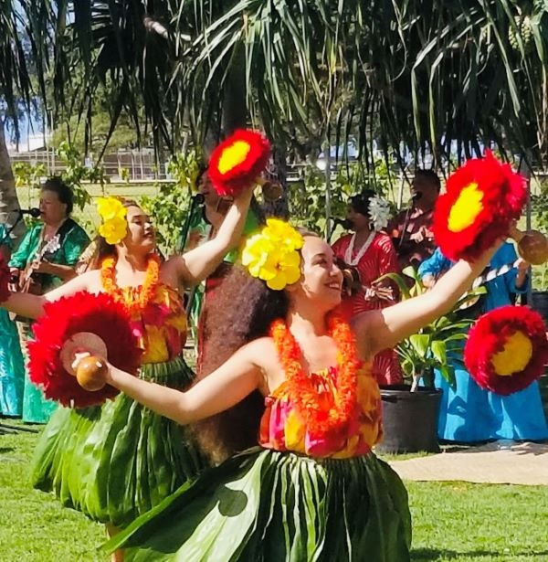 Kawikajoeslimousinehawaii  Private Vip Daytime Hawaiian Authentic Hula Dancers Floral Costumes