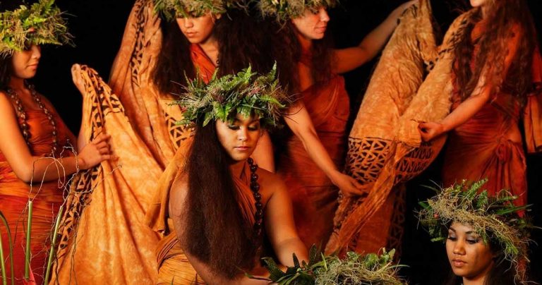 Luau Kalamaku Gold Package Hawaiian Dancers Traditional Costumes