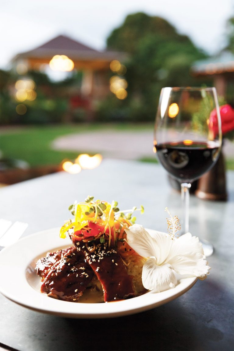 luau-kalamaku_manor-house-experience-dinner-show-plate-wine-flower Luau Kalamaku Manor House Experience Dinner Show Plate Wine Flower