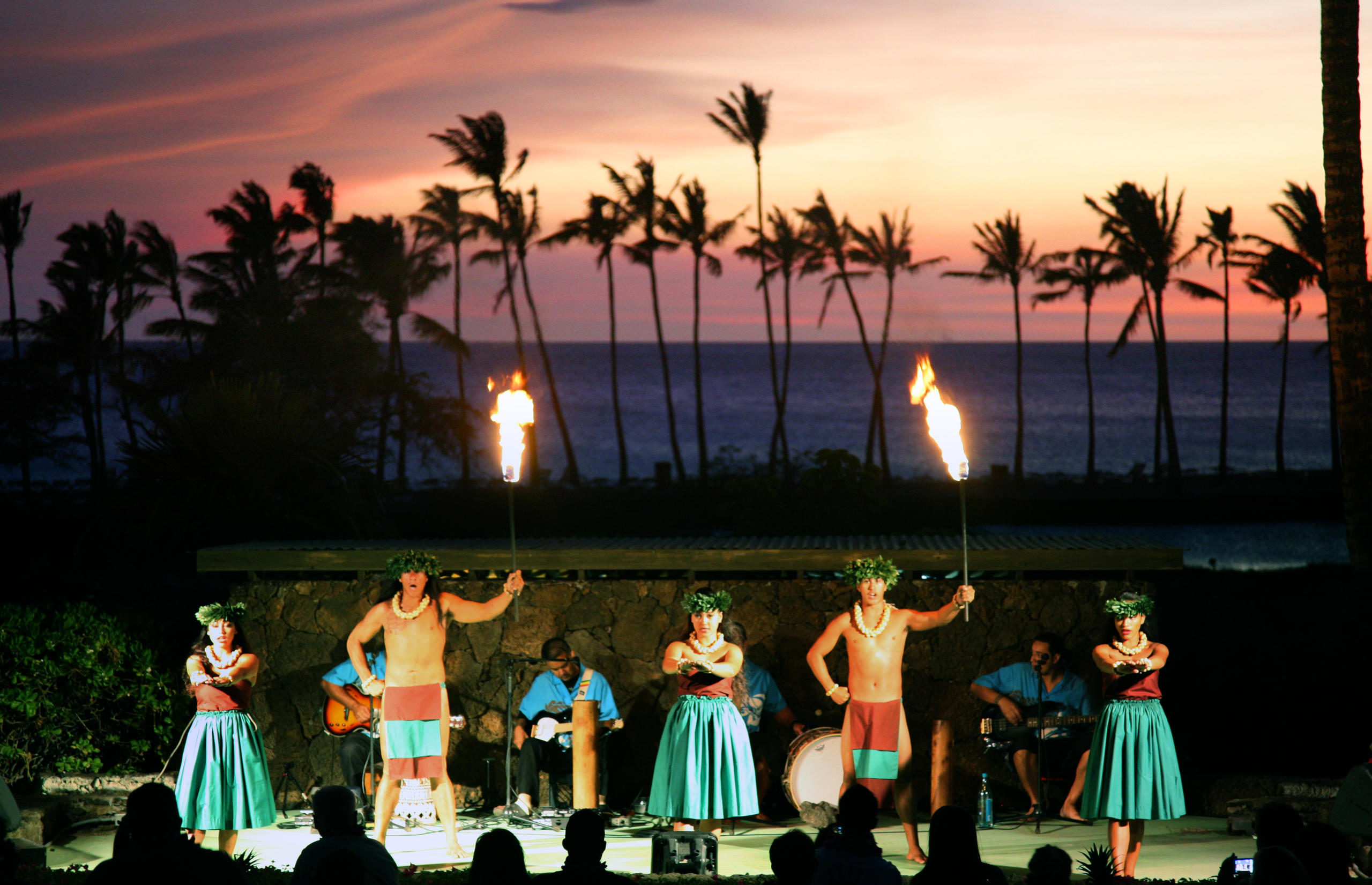 Marriottsunsetluau General Seating Luau Fire Dancers Sunset Palm Trees