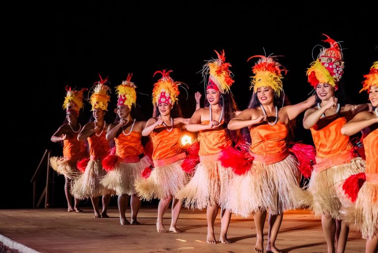 Maukawarriorsluau Koa Classic Package Rear Seating Hula Dancers Night Performance