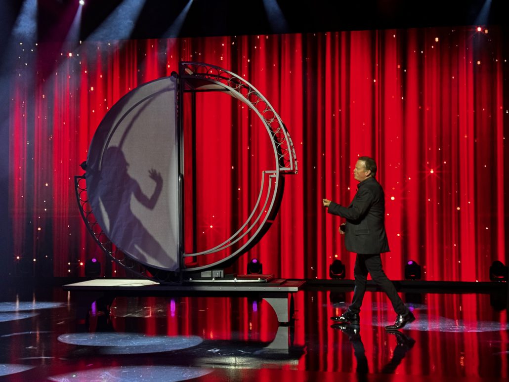 Nathanburton Nathan Burton Magic Show New Theater Magic Show Stage Performer Shadow