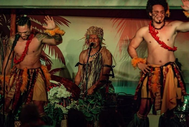 Polynesianfireproductions Fire Luau At St Johns Inn In Myrtle Beac Fire Luau Performance Musicia