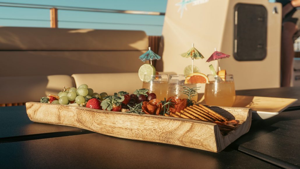 Puntagordaadventures Club Tiki Led Luau Fruit Drinks Wooden Platter