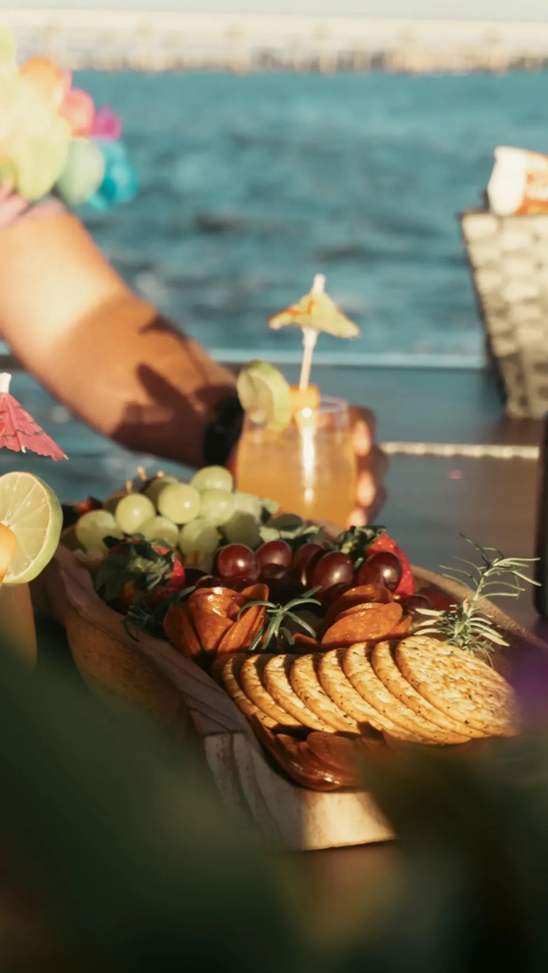 Puntagordaadventures Club Tiki Led Luau Tropical Fruit Snack Cocktail