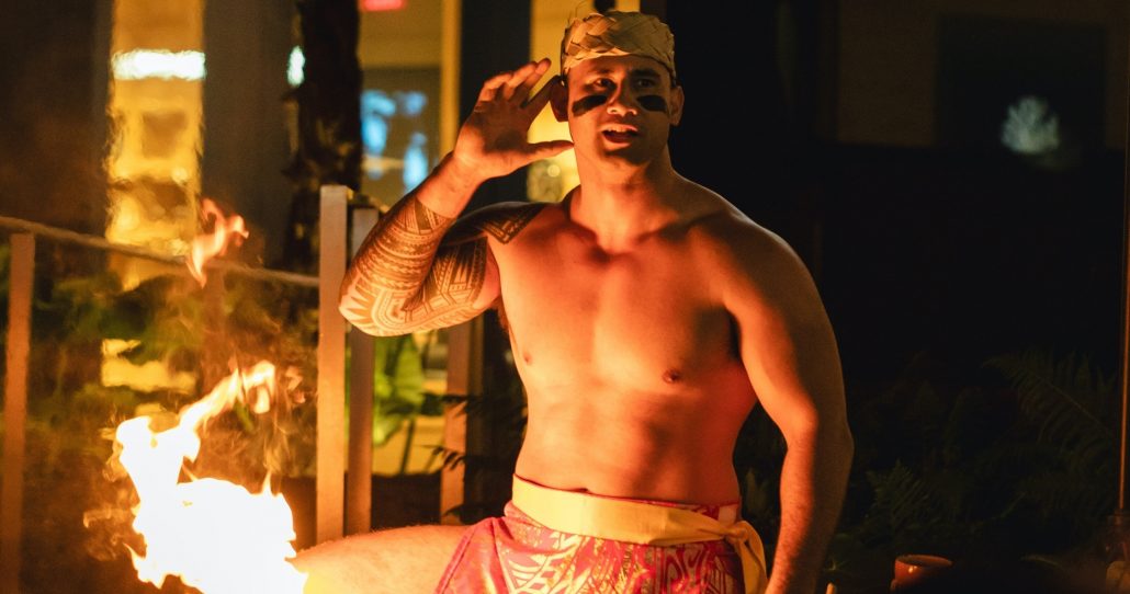 Queenswaikikiluau Back Section Travel United States Luau Back Section
