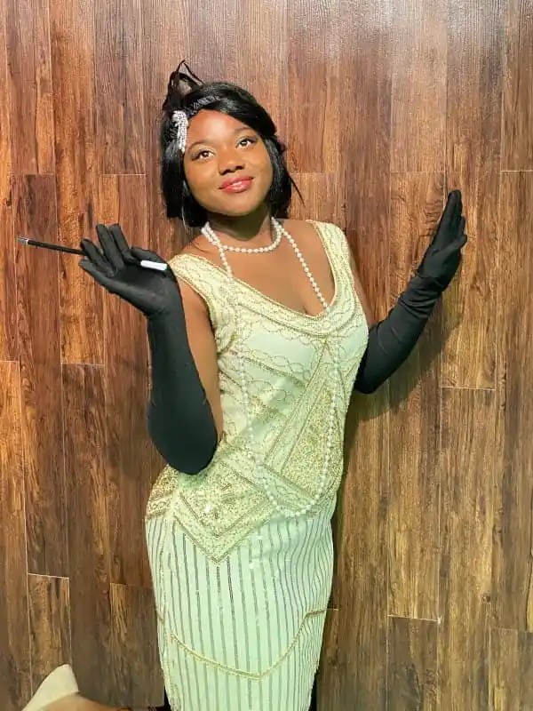 Rigatonysdinnershow Riga Tony S Murder Mystery Performer Glamorous Dress Black Gloves