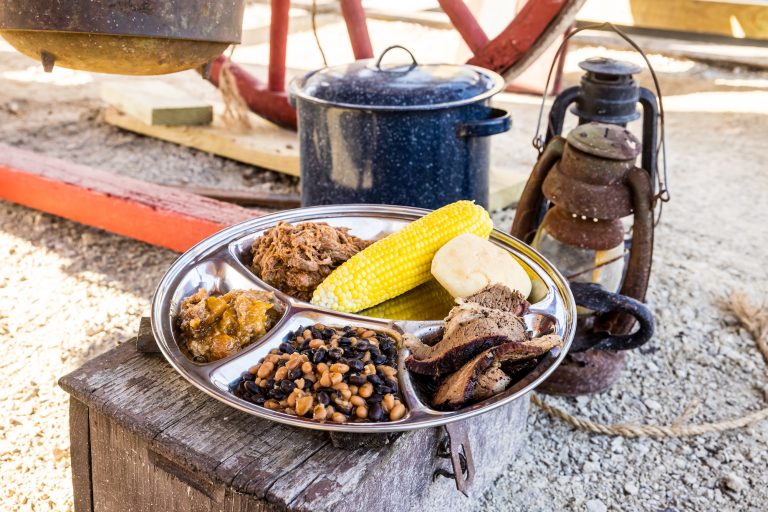 Theshepherdofthehills An Old Trail Christmas Chuckwagon Show Chuckwagon Dinner Platter Corn Bean
