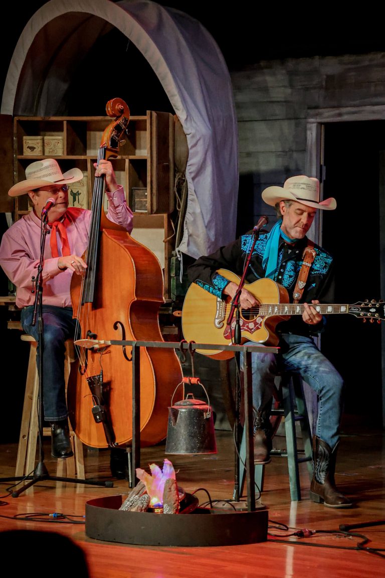Theshepherdofthehills An Old Trail Christmas Chuckwagon Show Musicians Chuckwagon Show Firepit
