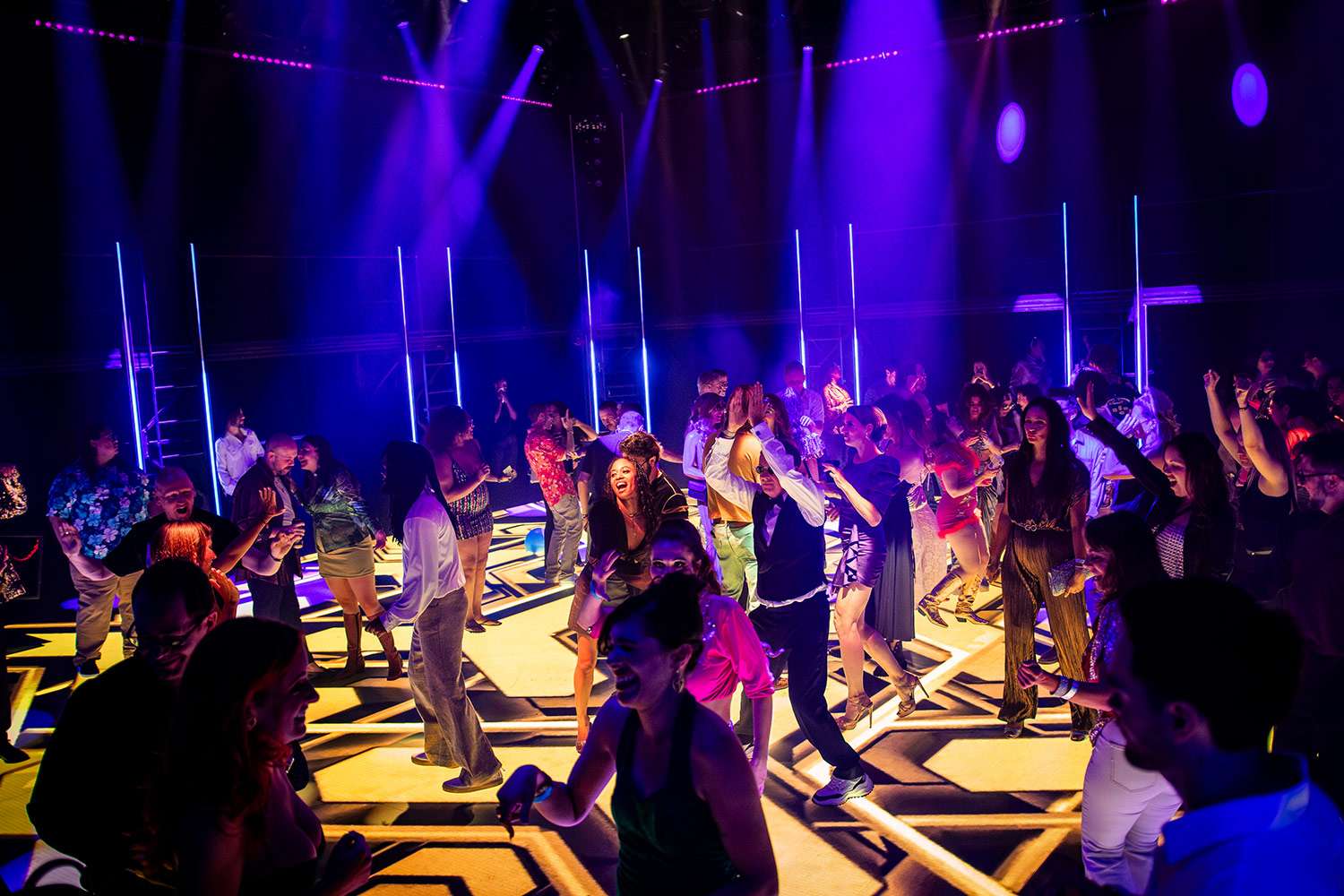 Vegasgirlsnightout Discoshow Dance Party Lights Crowd