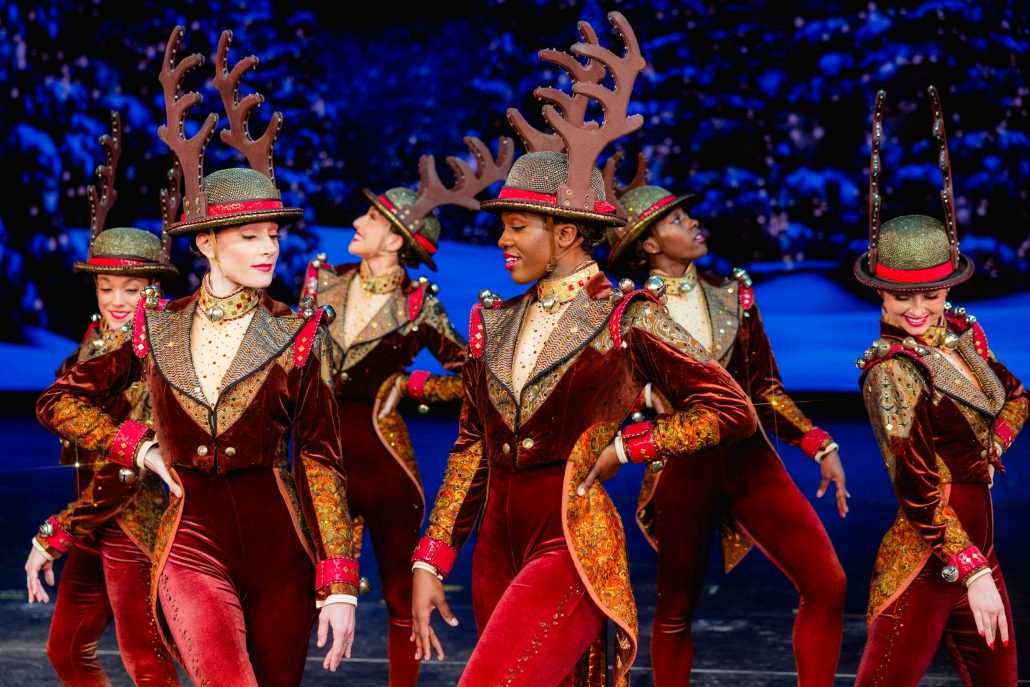 Walksnyc Radio City Christmas Spectacular Show  Dancers Reindeer Antlers Costumes