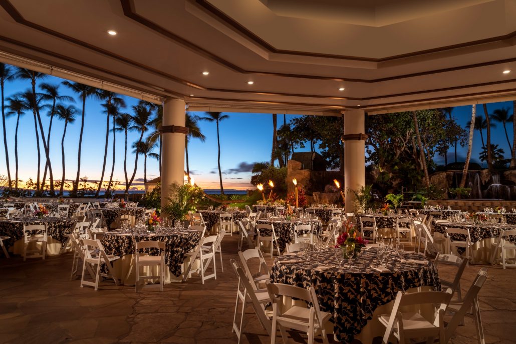 westinmaui_ohana-seating-luau-dining-tables-palm-trees Westinmaui Ohana Seating Luau Dining Tables Palm Trees